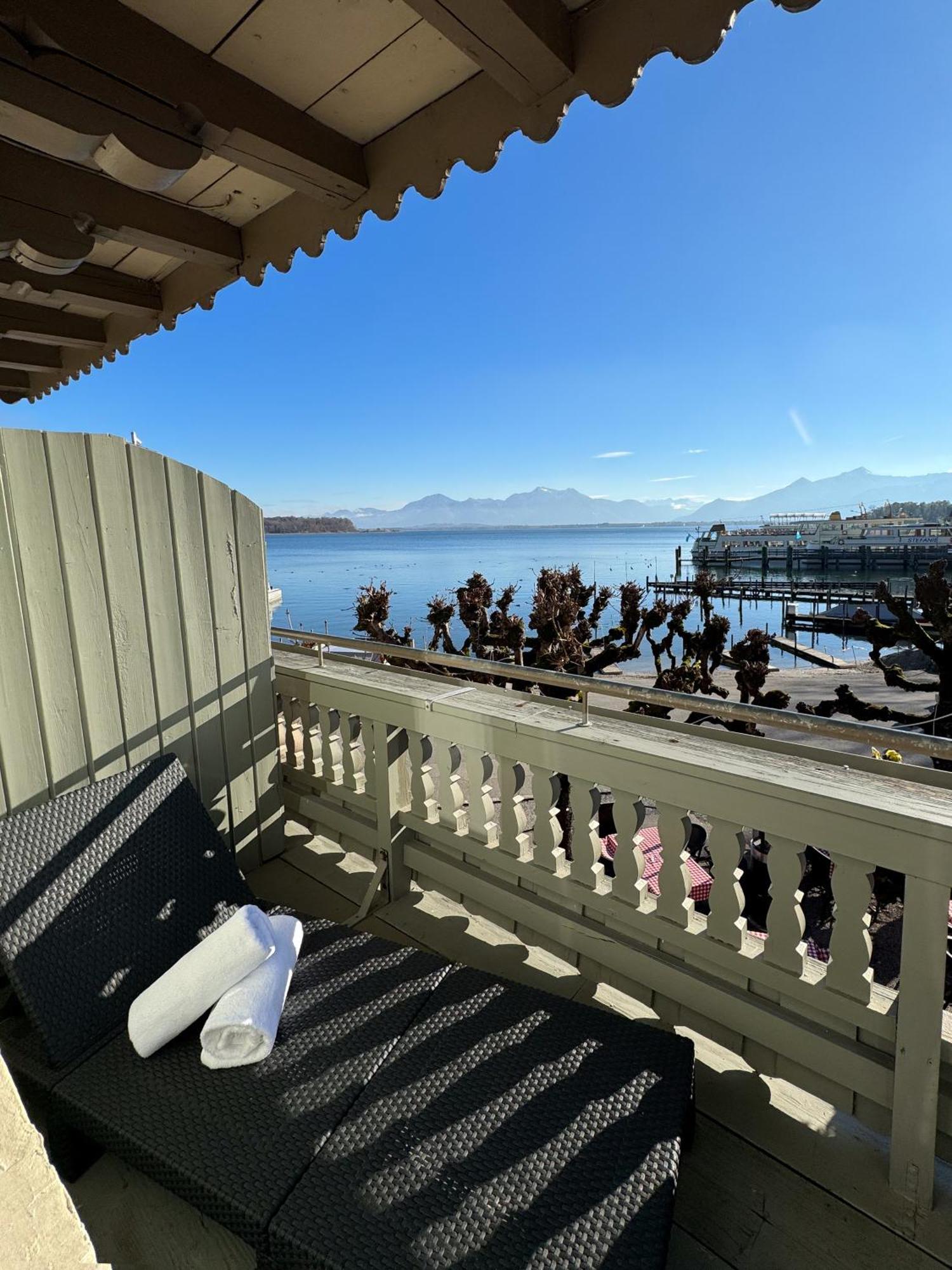 Sieben Zimmer am See Prien Exterior foto